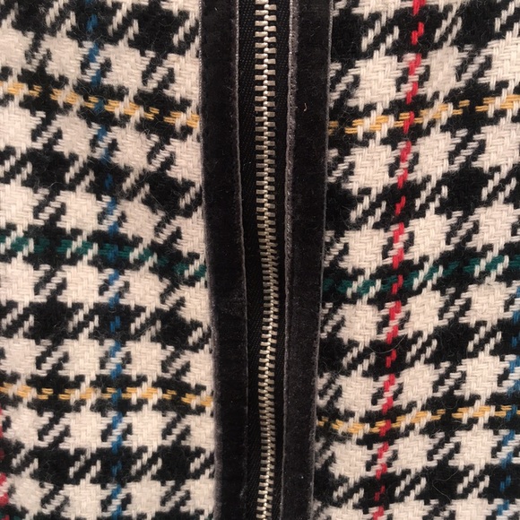 Zara. Beautiful dress with back zipper. Size small - Picture 8 of 9